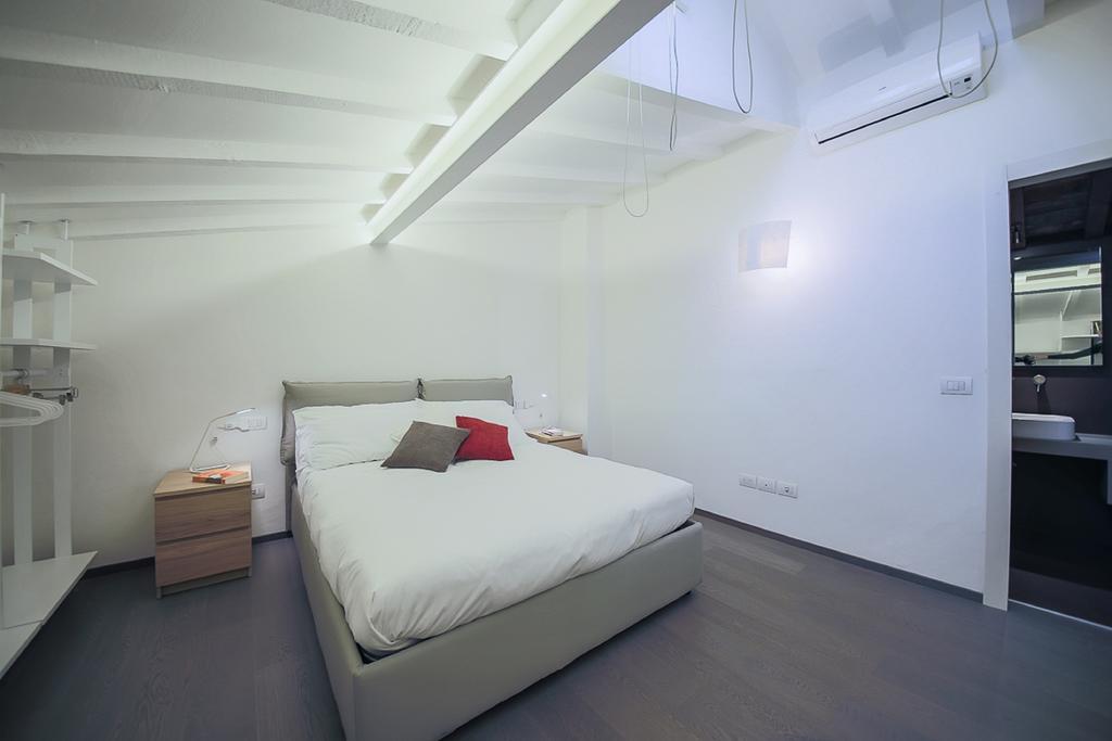 Apartments Florence Pepi Attic Pokoj fotografie